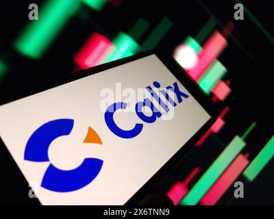 Konskie, Polonia - 15 maggio 2024: Logo aziendale Calix visualizzato sul telefono cellulare Foto Stock