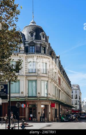 Parigi, Francia - 1 ottobre 2023: Il famoso grande magazzino le Bon Marché a Parigi Foto Stock