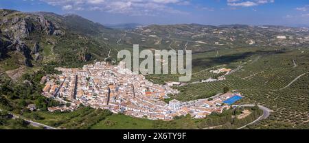 Città di Zuheros, Parco naturale della Sierra Subbética, provincia di Córdoba, Andalusia, Spagna. Foto Stock