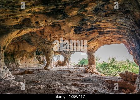 Sa cova des Voltor, (la grotta dell'avvoltoio), storica cava di arenaria, Petra, Maiorca, isole Baleari, Spagna. Foto Stock