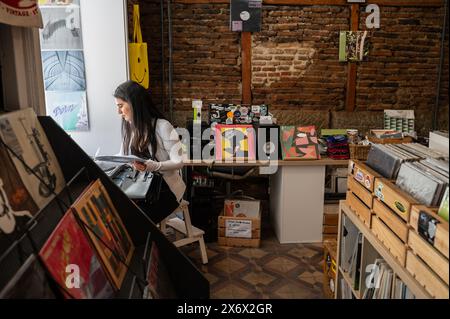 Reccled Music Center & Friperie, negozio di dischi di seconda mano specializzato in vinili di generi eclettici e classici, Madrid, Spagna Foto Stock