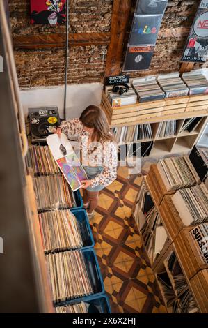 Reccled Music Center & Friperie, negozio di dischi di seconda mano specializzato in vinili di generi eclettici e classici, Madrid, Spagna Foto Stock