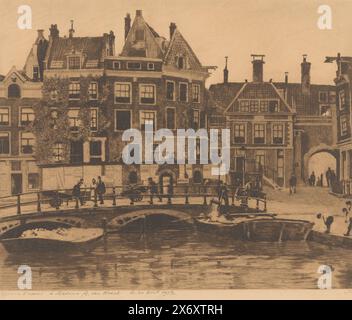 Vista del Beurspleintje di Amsterdam, vista dal Rokin a nord. A sinistra le facciate posteriori delle case sul Vijgendam. Sulla destra il Beurspleintje, il Beurspoortje e l'eccellente facciata di Rokin 3. Oggi completamente cambiato., stampa, tipografo: Willem Witsen, (firmato dall'artista), Amsterdam, 1912, carta, incisione, altezza, 328 mm x larghezza, 397 mm Foto Stock