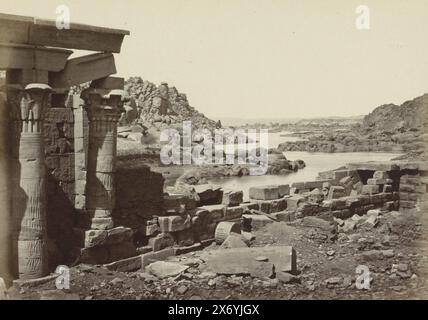 Veduta del Nilo a nord, dall'isola di Philae, veduta da Philae - Looking North (titolo sull'oggetto), fotografia, Francis Frith, (menzionato sull'oggetto), Philae, 1857, carta, stampa albume, altezza, 164 mm x larghezza, 232 mm Foto Stock