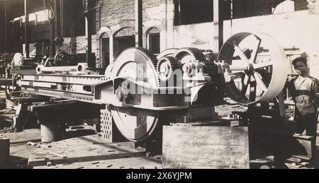 Ampaspers, Ampaspers, destinato ad una fabbrica di zucchero sconosciuta. Parte del raccoglitore con foto di macchine della N.V. Machinefabriek Braat di Surabaya destinate all'industria dello zucchero olandese a Giava, dal periodo 1917-1938., fotografia, anonima, Surabaya, 1917-1938, supporto fotografico, stampa in gelatina argento, altezza, 150 mm x larghezza, 276 mm Foto Stock