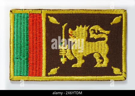 Emblema ricamato della bandiera nazionale dello Sri Lanka, noto anche come bandiera del leone Foto Stock