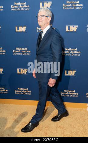 New York, Stati Uniti. 16 maggio 2024. Tim Cook partecipa al 36° National Equal Justice Awards Dinner di LDF al Glasshouse di New York il 16 maggio 2024. (Foto di Lev Radin/Sipa USA) credito: SIPA USA/Alamy Live News Foto Stock