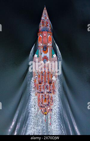 Erskine, Scozia. 13 luglio 2021. Il piroscafo a pale Waverley naviga a valle sul fiume Clyde da Glasgow, dirigendosi verso le crociere intorno all'estuario di Clyde Foto Stock