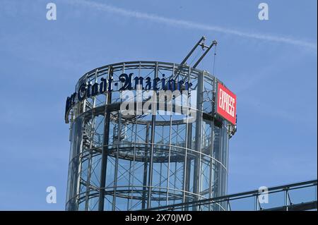 Colonia, Germania. 12 maggio 2024. Amministrazione e redazione del gruppo editoriale M. Dumont Schauberg. Tra gli altri, i giornali in abbonamento Kölner Stadt-Anzeiger, Kölnische Rundschau e l'edicola Newspaper EXPRESS sono pubblicati qui Credit: Horst Galuschka/dpa/Alamy Live News Foto Stock