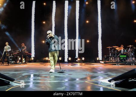 Verona, Italia. 16 maggio 2024. Il cantautore italiano Gazzelle, pseudonimo di Flavio Bruno Pardini, si esibisce sul palco dell'Arena di Verona per il suo speciale spettacolo dal vivo il 16 maggio 2024 a Verona. (Foto di Roberto Tommasini/NurPhoto) credito: NurPhoto SRL/Alamy Live News Foto Stock