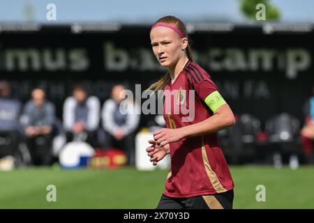 Tubize, Belgio. 16 maggio 2024. Chloe Vanbellingen (6) del Belgio, nella foto di giovedì 16 maggio 2024 a Tubize, in Belgio, durante una partita amichevole di calcio tra le nazionali under 16, chiamate le fiamme rosse, e la Germania. Crediti: Sportpix/Alamy Live News Foto Stock