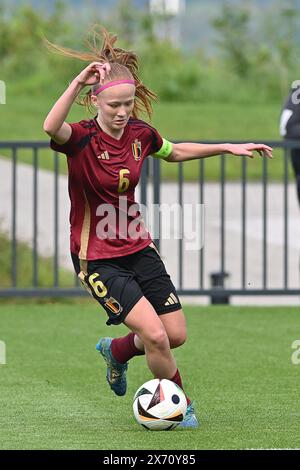 Tubize, Belgio. 16 maggio 2024. Chloe Vanbellingen (6) del Belgio, nella foto di giovedì 16 maggio 2024 a Tubize, in Belgio, durante una partita amichevole di calcio tra le nazionali under 16, chiamate le fiamme rosse, e la Germania. Crediti: Sportpix/Alamy Live News Foto Stock