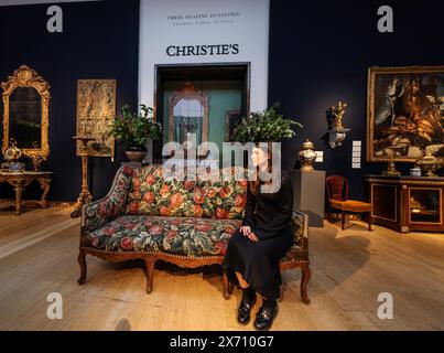 Christies, Londra, Regno Unito. 17 maggio 2024. Christie's ha svelato quasi 250 opere d'arte raccolte e apprezzate dalle immagini di tre dinastie di negoziazione: Londra, Parigi, Ginevra, che sono state al centro del mercato internazionale dell'arte per quasi un secolo, prima dell'asta a Christie's London il 23 maggio 2024. Crediti: Paul Quezada-Neiman/Alamy Live News Foto Stock