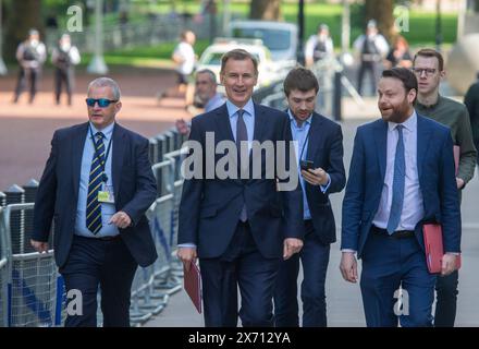 Londra, Inghilterra, Regno Unito. 17 maggio 2024. Il Cancelliere dello SCACCHIERE JEREMY HUNT è visto a Westminster prima di fare un discorso sulla politica fiscale. (Credit Image: © Tayfun Salci/ZUMA Press Wire) SOLO PER USO EDITORIALE! Non per USO commerciale! Foto Stock