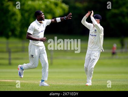 Jofra Archer di Sussex celebra la partecipazione al wicket di Ekansh Singh di Kent (non nella foto) durante il secondo XI Championship match al County Ground, Beckenham, Londra. Data foto: Venerdì 17 maggio 2024. Foto Stock