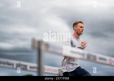 Gotzis, Austria. 17 maggio 2024. Niels Pittomvils belga in azione durante una sessione di allenamento in vista dell'Hypo-Meeting, IAAF World Combined Events Challenge, nello stadio Mosle di Gotzis, Austria, venerdì 17 maggio 2024. BELGA PHOTO JASPER JACOBS credito: Belga News Agency/Alamy Live News Foto Stock