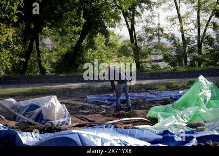 KIEV, UCRAINA - 17 MAGGIO 2024 - il sito in cui è stata situata la chiesa SAF (edificio temporaneo), eretta illegalmente dalla comunità religiosa dell'UOC-MP sul territorio del Museo nazionale di storia dell'Ucraina nella zona cuscinetto del sito patrimonio mondiale dell'UNESCO, Kiev, capitale dell'Ucraina. Foto Stock