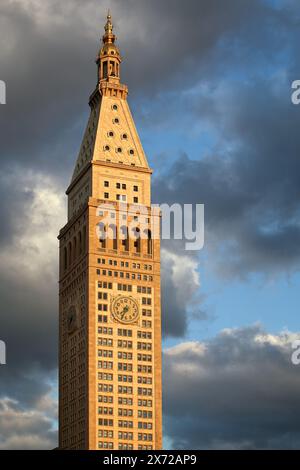 Metropolitan Life Insurance Company Tower (Met Life Tower) situata nel quartiere Flatiron, Manhattan, New York City Foto Stock