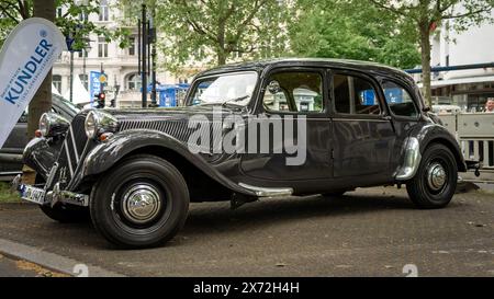 BERLINO - 4 MAGGIO 2024: L'auto executive Citroen Traction Avant, 1947. Classic Days Berlin 2024. Foto Stock