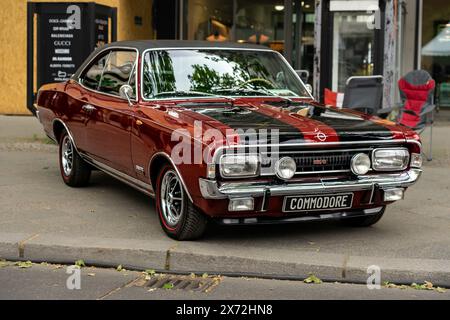 BERLINO - 4 MAGGIO 2024: L'auto executive Opel Commodore GS/E.. Classic Days Berlin 2024. Foto Stock