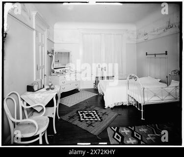 Camera da letto, residenza del signor Fair, 40 Putnam Avenue, Detroit, Mich., titolo da giacca. Detroit Publishing Co. n. 043575., Gift; State Historical Society of Colorado; 1949, Dwellings. , Camere da letto. , Stati Uniti, Michigan, Detroit. Foto Stock