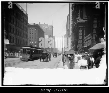 State Street a nord da Palmer House, Chicago, Ill., titolo da giacca, 'Behm' su negativo., Detroit Publishing Co. n. 034689., Gift; State Historical Society of Colorado; 1949, Streets. , Strutture commerciali. , Ferrovia di strada. , Stati Uniti, Illinois, Chicago. Foto Stock