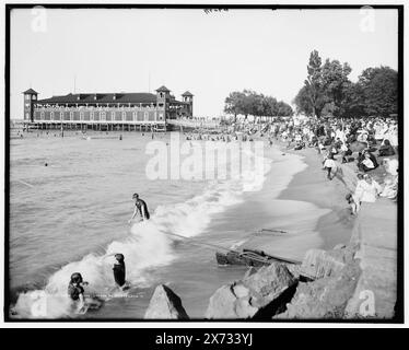 La spiaggia e il padiglione, Gordon PK. Park, Cleveland, Ohio, 'No. 47 G.F.C.' su negative., Detroit Publishing Co. No 070771., Gift; State Historical Society of Colorado; 1949, spiagge. , Strutture sportive e ricreative. , Parchi. , Stati Uniti, Ohio, Cleveland. Foto Stock