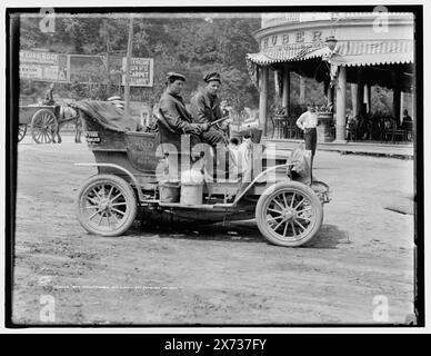 REO Mountaineer, da New York a San Francisco e ritorno, Detroit Publishing Co. N. 060046., Gift; State Historical Society of Colorado; 1949, Automobile Racing. Foto Stock