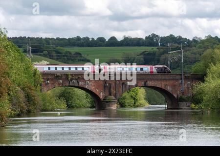 Gatehampton Railway Bridge, chiamato anche Goring Viaduct, che attraversa il Tamigi vicino a Goring sul confine tra Oxfordshire e Berkshire, Inghilterra, Regno Unito Foto Stock