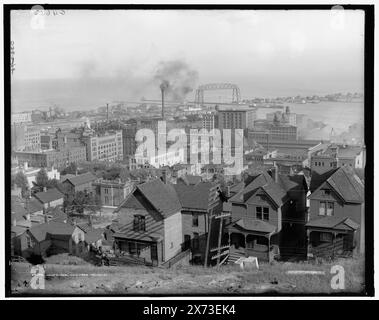 Duluth, min., vista da Incline Ry. Railway, Transporter bridge over Ship Canal in Distance., 'G 4650' in negativo., Detroit Publishing Co. N. 071206., Gift; State Historical Society of Colorado; 1949, Dwellings. , Stati Uniti, Minnesota, Duluth. Foto Stock