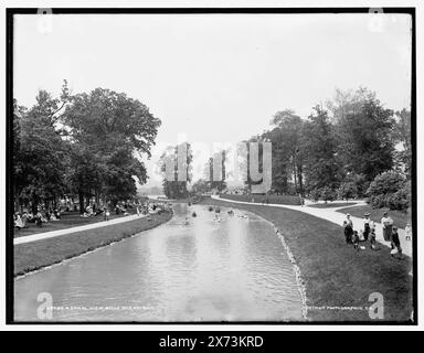 A Canal view, Belle Isle Park, Detroit, Data basata su Detroit, Catalogo J, supplemento (1901-1906)., '58 Glover' on negative., Detroit Publishing Co. N.. 08989., Gift; State Historical Society of Colorado; 1949, canali. , Parchi. , Canoes. , Stati Uniti, Michigan, Detroit. Foto Stock