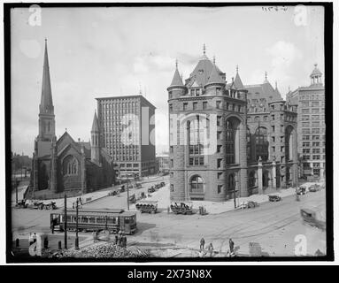 Shelton Square, Buffalo, N.Y., Title from jacket., St. Paul's Episcopal Cathedral and Prudential Building at left., 'G 8711' on negative., Detroit Publishing Co. N. 500209., Gift; State Historical Society of Colorado; 1949, Commercial Facilities. , Cattedrali. , Plazas. , Stati Uniti, New York (Stato), Buffalo. Foto Stock