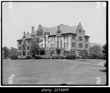 Rockefeller Hall, Mt. Mount Holyoke College, South Hadley, Massachusetts, '4085' su negative., Detroit Publishing Co. N. 070339., Gift; State Historical Society of Colorado; 1949, Università e college. , Strutture educative. , Stati Uniti, Massachusetts, South Hadley. Foto Stock