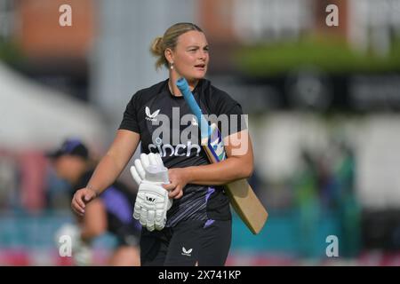 Northampton, Regno Unito. 17 maggio 2024. Danielle Gibson prima del 2° Vitality IT20 tra England Women e Pakistan Women al County Ground, Northamptonshire. Kyle Andrews/Alamy Live News Foto Stock