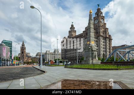 Edificio Royal Liver sul lungomare di Liverpool. Foto Stock
