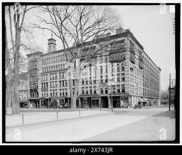 Court Square Theatre Building, Springfield, Massachusetts, Title from jacket., '3957' su negative., Detroit Publishing Co. n. 034907., Gift; State Historical Society of Colorado; 1949, Theaters. , Edifici per uffici. , Stati Uniti, Massachusetts, Springfield. Foto Stock