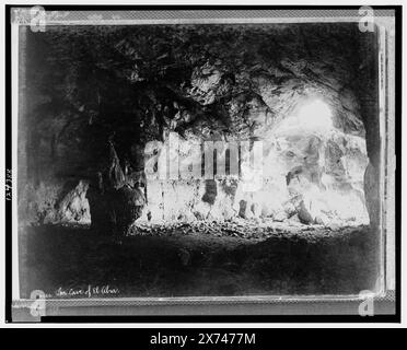 Interno della grotta, El Abra, Messico, negativo rotto in tre pezzi., stampa vintage nel LOTTO 3002, v. 1., 'W.H.J. Phot. Co." e "42" in negativo., Detroit Publishing Co. N. 04150., Gift; State Historical Society of Colorado; 1949, Caves. , Messico, Abra. Foto Stock