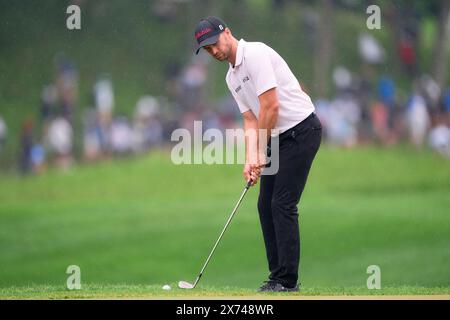 Wyndham Clark degli Stati Uniti in azione durante il secondo round del campionato PGA 2024 al Valhalla Golf Club il 17 maggio 2024 a Louisville, Ken Foto Stock