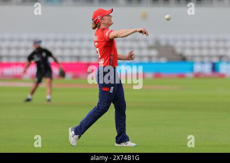 Northampton, Regno Unito. 17 maggio 2024. The County Ground, Northampton, Inghilterra, 17 maggio 2024: Heather Knight (capitano inglese 5) durante la routine di riscaldamento alla 2a partita Vitality IT20 tra Inghilterra e Pakistan al County Ground, Northampton (Promediapix/SPP) crediti: SPP Sport Press Photo. /Alamy Live News Foto Stock