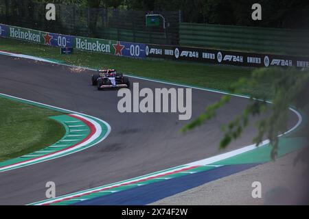 17 maggio 2024; autodromo Enzo e Dino Ferrari, Imola, Italia; FIA Formula 1 Emilia Romagna Grand Prix 2024; giornata di prove libere; Yuki Tsunoda di RB Foto Stock