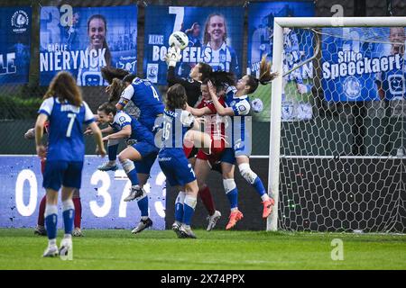 Gent, Belgio. 17 maggio 2024. Riet Maes, portiere delle signore di KAA Gent, raffigurato in azione durante una partita di calcio tra KAA Gent Ladies e Standard Femina, venerdì 17 maggio 2024 presso la Chillax Arena di Gent, il giorno 9 del play-off del gruppo A della competizione femminile della Super League. BELGA PHOTO TOM GOYVAERTS credito: Belga News Agency/Alamy Live News Foto Stock