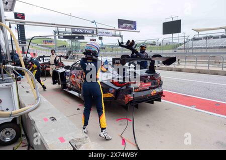 Le Americhe. 17 maggio 2024. Samantha Tan (38) con ST Racing nella BMW M4 GT3 si prepara alla prova 1 al Fanatec GT World Challenge America, Circuit of the Americas. Austin, Texas. Mario Cantu/CSM/Alamy Live News Foto Stock