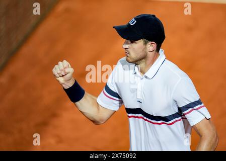 Roma, Italia. 17 maggio 2024. Nicolas Jarry del Cile celebra durante la semifinale maschile tra Nicolas Jarry e Tommy Paul il giorno dodici di internazionali BNL D'Italia 2024 al foro Italico il 17 maggio 2024 a Roma. Crediti: Giuseppe Maffia/Alamy Live News Foto Stock