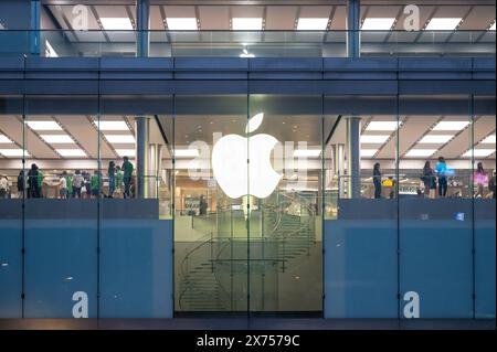 Hong Kong, Cina. 17 maggio 2024. Negozio ufficiale Apple, multinazionale americana di tecnologia, a Hong Kong. (Foto di Sebastian ng/SOPA Images/Sipa USA) credito: SIPA USA/Alamy Live News Foto Stock