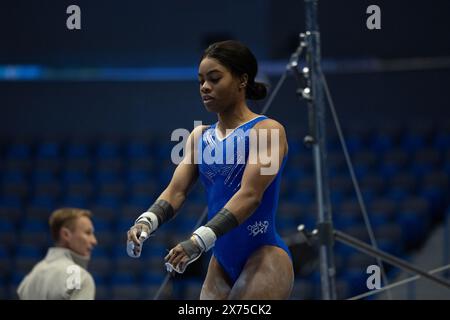 17 maggio 2024: Ginnasta GABBY DOUGLAS durante l'allenamento sul podio per il 2024 Core Hydration Classic. L'evento si terrà presso il XL Center di Hartford, Connecticut. Melissa J. Perenson/CSM (immagine di credito: © Melissa J. Perenson/Cal Sport Media) crediti: Cal Sport Media/Alamy Live News Foto Stock