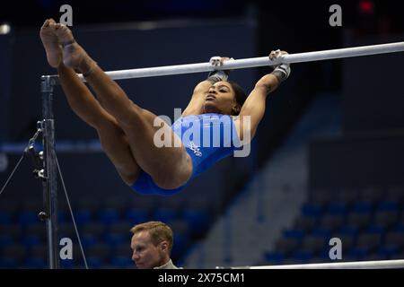 17 maggio 2024: Ginnasta GABBY DOUGLAS durante l'allenamento sul podio per il 2024 Core Hydration Classic. L'evento si terrà presso il XL Center di Hartford, Connecticut. Melissa J. Perenson/CSM credito: Cal Sport Media/Alamy Live News Foto Stock