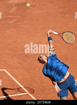 Roma, Italia. 17 maggio 2024. Alejandro Tabilo partecipa alla semifinale maschile tra Alexander Zverev tedesco e Alejandro Tabilo cileno all'Open d'Italia di Roma, 17 maggio 2024. Crediti: Alberto Lingria/Xinhua/Alamy Live News Foto Stock