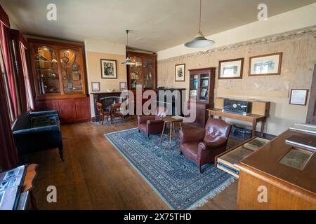 Lounge al Coffee Palace, Darlington, Maria Island, Tasmania Foto Stock