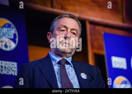 Roma, Italia. 17 maggio 2024. L'avvocato Gian Domenico Caiazza partecipa all'evento di lancio della campagna elettorale della lista "Stati Uniti d'Europa", per le elezioni europee dell'8 e 9 giugno 2024. Credito: SOPA Images Limited/Alamy Live News Foto Stock