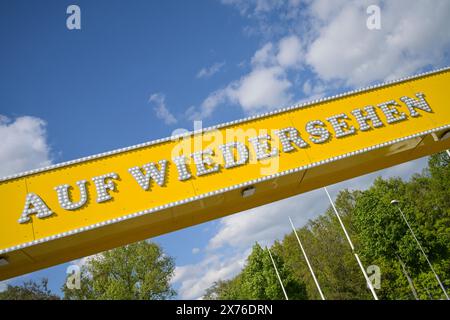 Schriftzug Auf Wiedersehen, Frühlingsfest, Festplatz, Tegel, Reinickendorf, Berlino, Germania Foto Stock